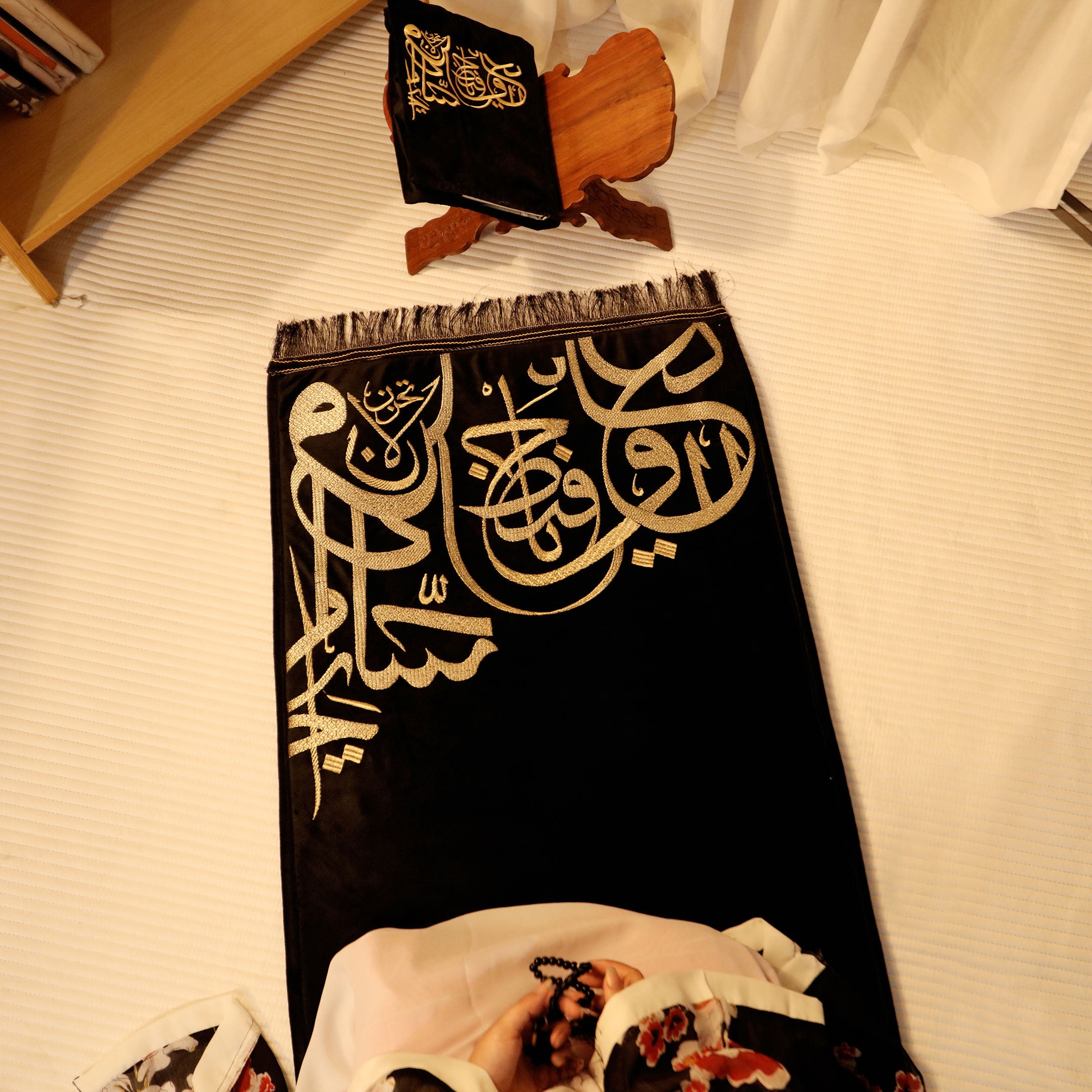 NUR-E-SALAH Embroidered Velvet Prayermat