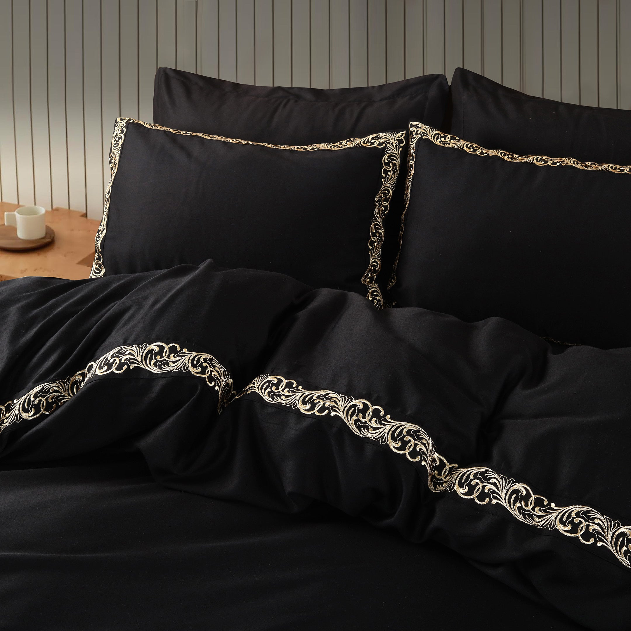 Sahar - Embroidered 6-Piece Duvet Cover Set